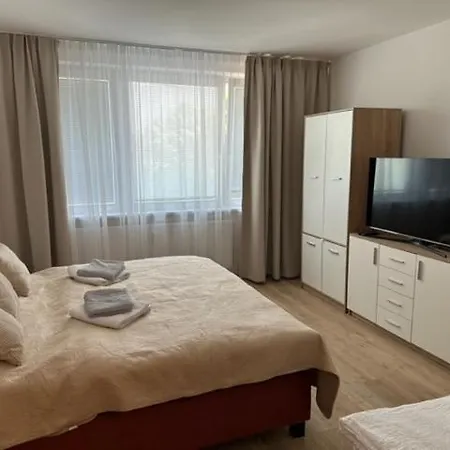 Sunny House Two דירה